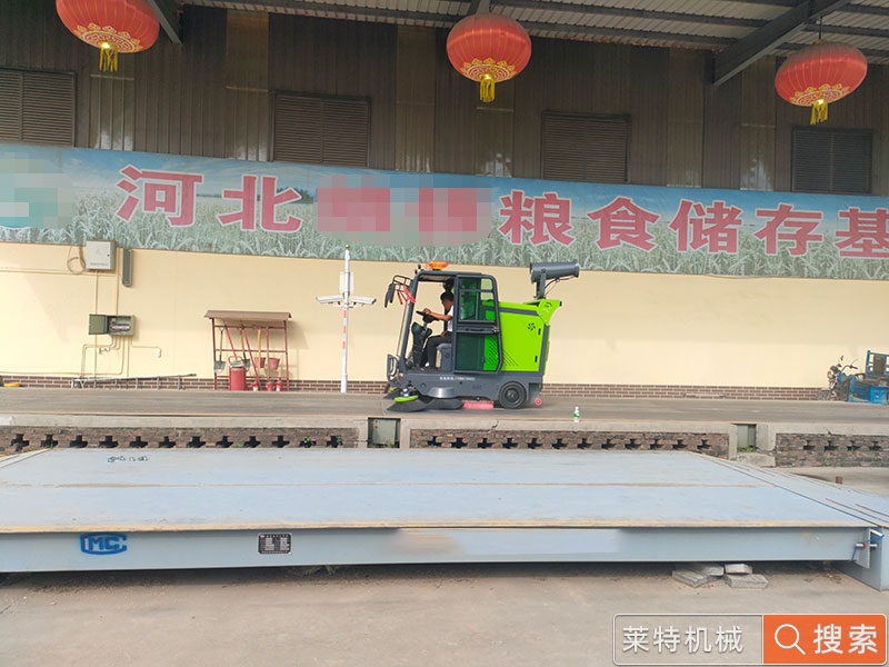 某粮食储存基地应用电动清扫车